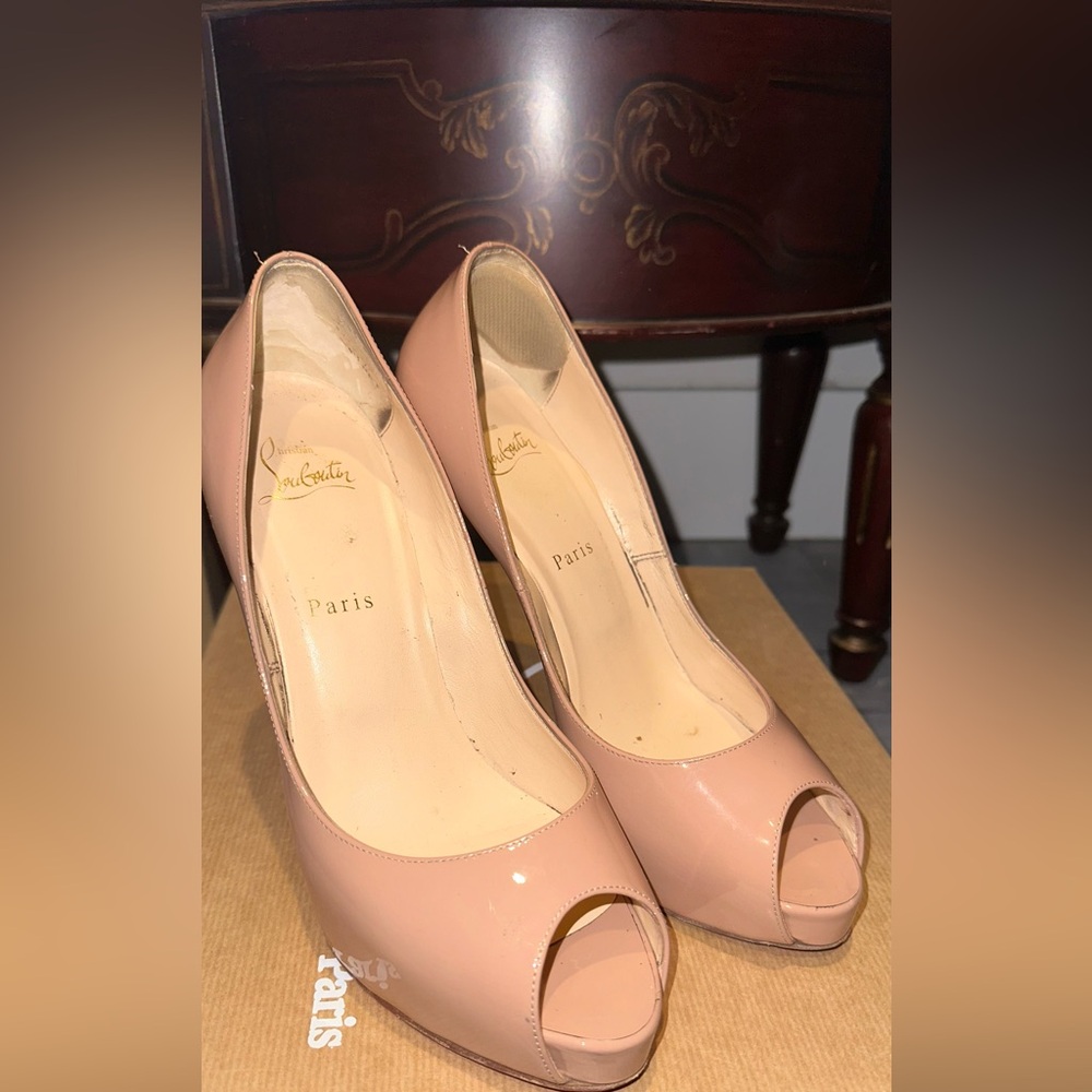 Christian Louboutin Very Privé  size 40 - Picture 10 of 14
